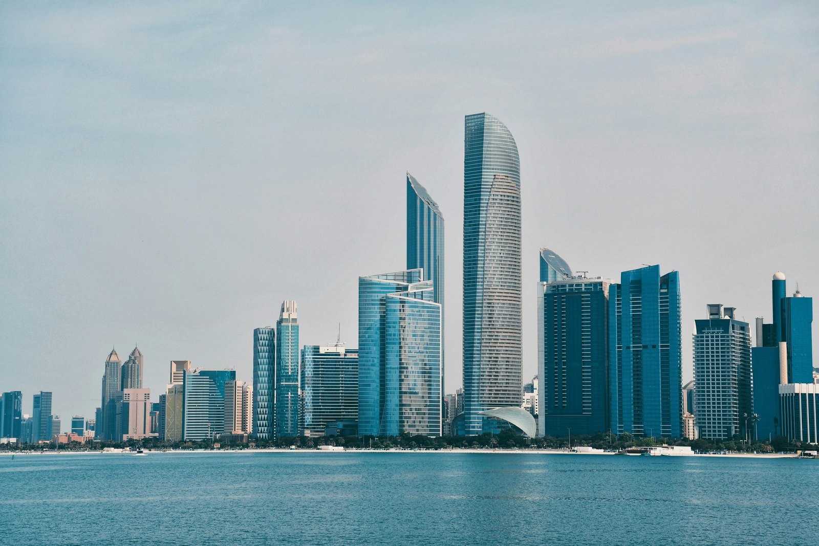 Penthouses in Abu Dhabi with panoramic skyline views
